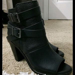 Giani Bini ankle booties 8.5